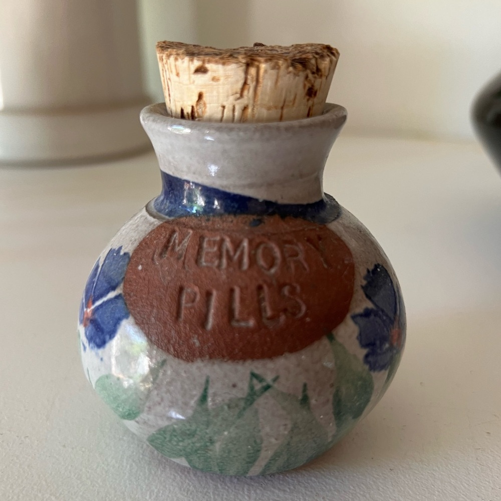 Small “memory pills” pottery jar